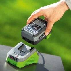 LUX 1 PowerSystem Starter-Set Mit 20 V 4 Ah Li-Ion Akku Und Schnellladegerät -Elektrowerkzeug Geschäft 4007871960347 A 02