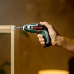 Bosch Akkuschrauber IXO 7 Set Inkl. Akku, Ladekabel, Box & Aufsätze -Elektrowerkzeug Geschäft 9600271 A 01